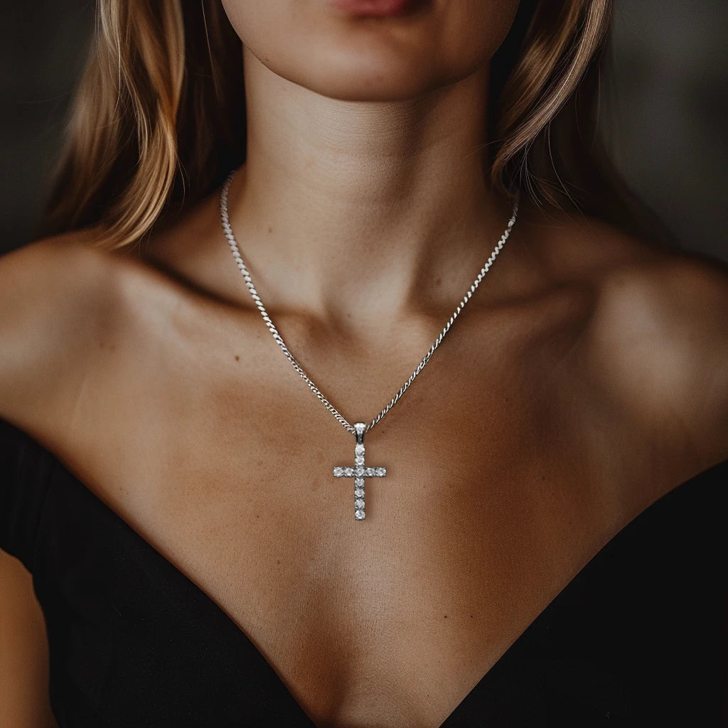 Colgante de cruz con collar de cuerda | 51 cm